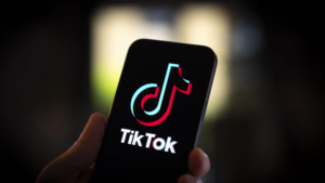 Guadagnare con TikTok Automation utilizzando l'intelligenza artificiale